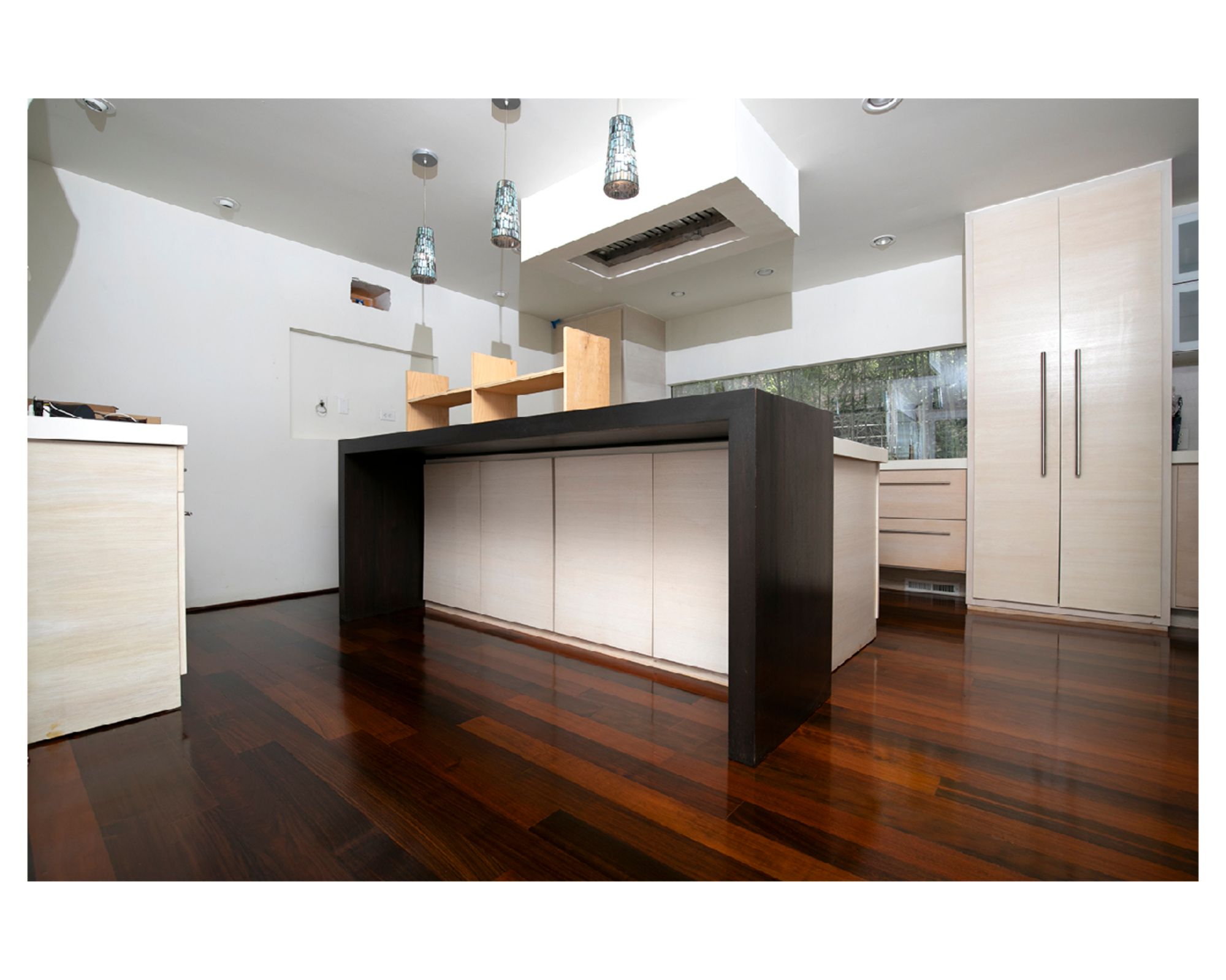 Professional dustless hardwood floor sanding in Atlanta